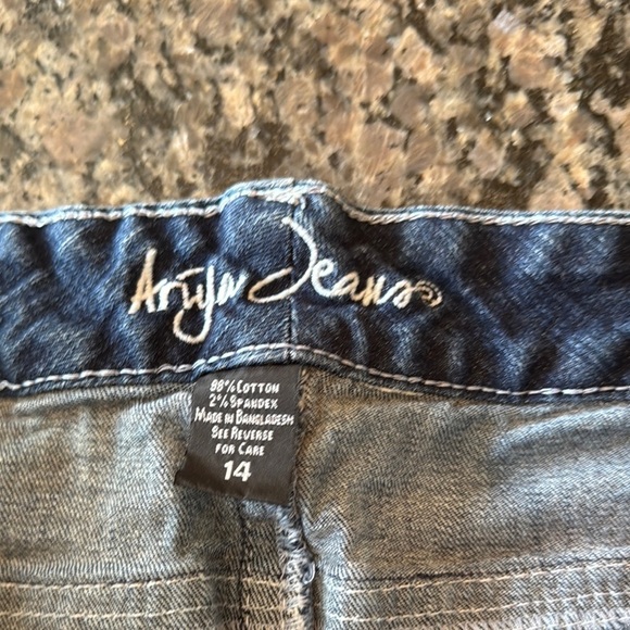Ariya Blue Jean Bermuda Shorts with Decorative Stitching and Cuffed Hems 14 - Picture 8 of 12